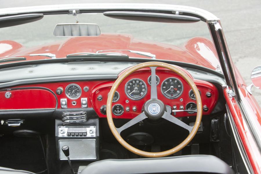 Торпедо Aston Martin DB5 Convertible 1963 года  (фото 11 из 37)